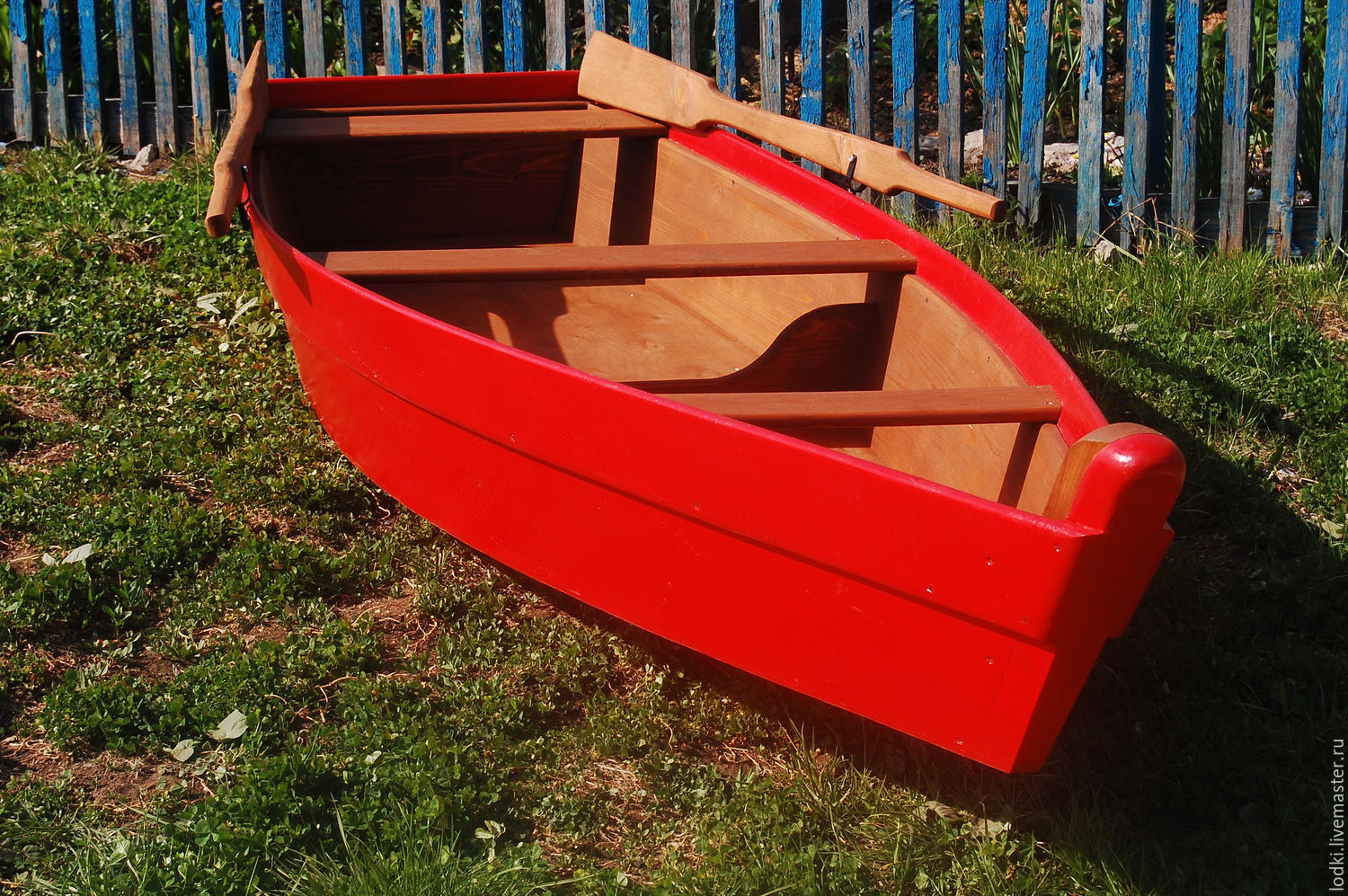 Лодка малютка 2. Лодка Малютка 2 тюнинг. Декоративная лодка для сада. Декоративная лодка для сада своими.