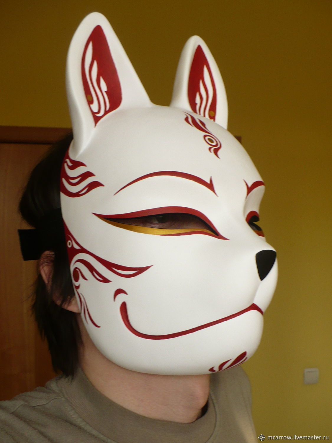 Японская маска лисы Кицунэ