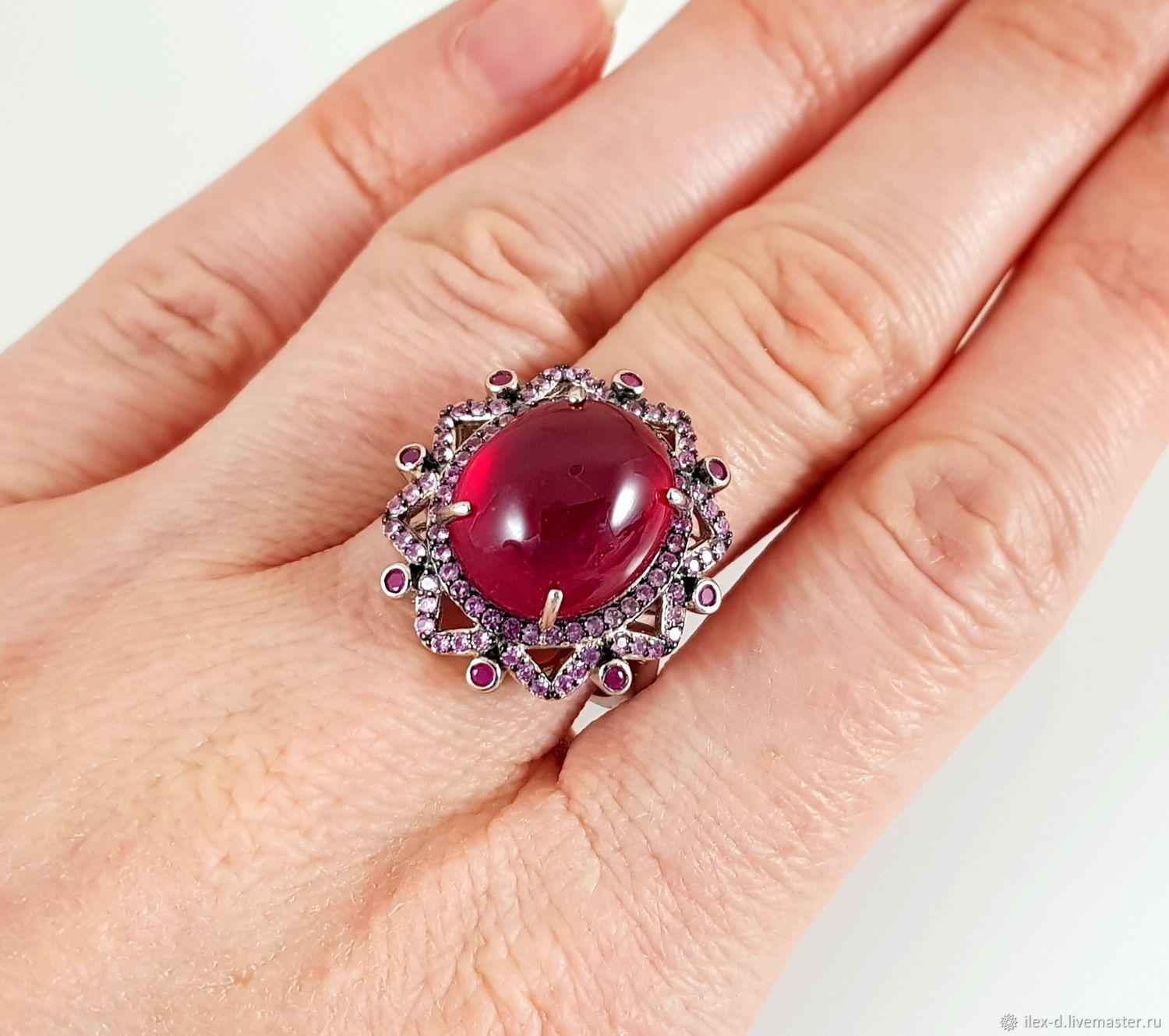 Как выглядит кольцо с рубином