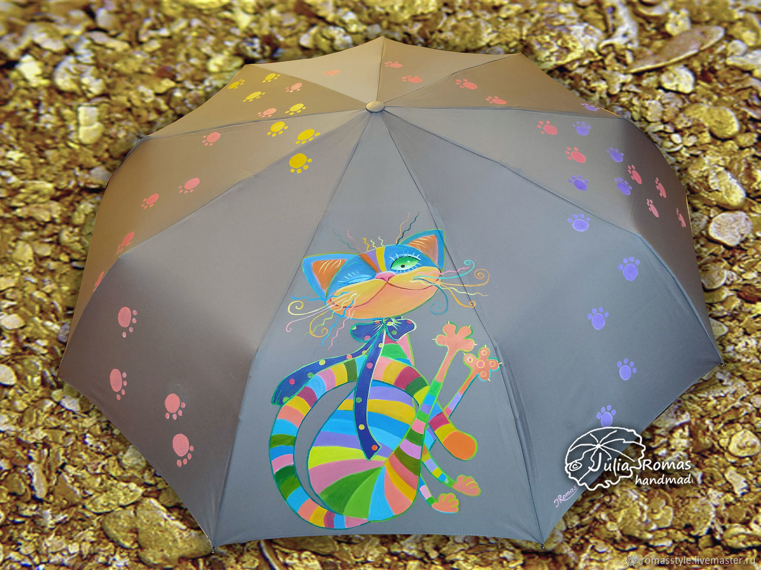 Мастер зонтиков. Зонт расписной. Роспись зонтиков. Золотой зонт расписной. Зонт с петербургскими котами.