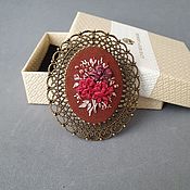 Brooch-pin: Embroidered brooch, embroidery with silk ribbons