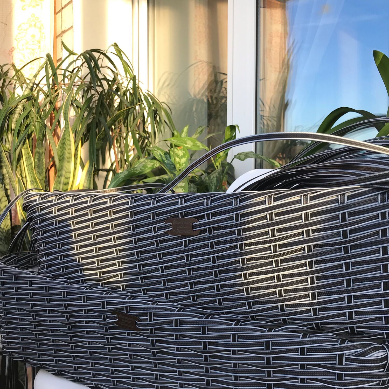 Балконное кашпо из искусственного ротанга в интернет-магазине на ...