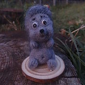 Felt toy: bear in the forest