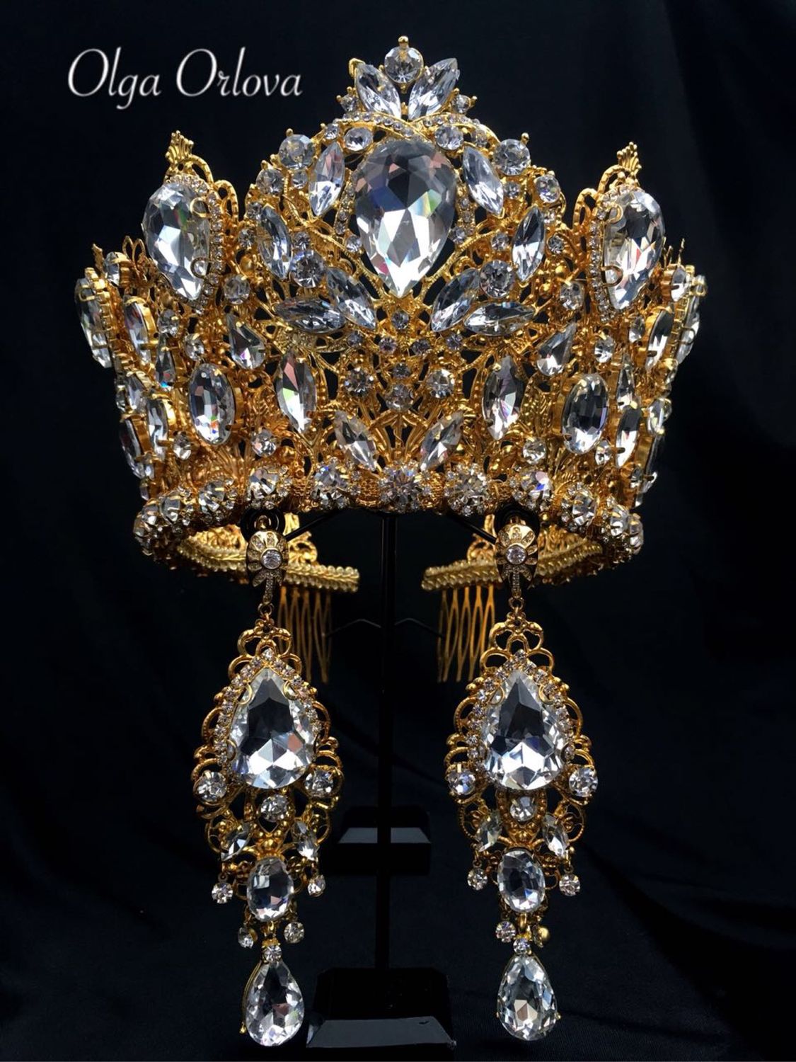 высокая корона. корона. высокая корона. диадема корона. красивая корона.