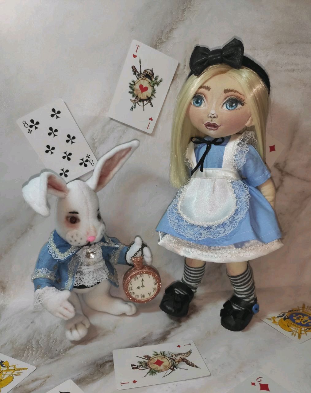 Кукла Алиса с кроликом из сказки "Алиса в стране чудес" в интернет ...