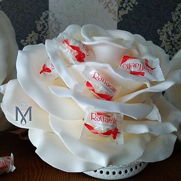 Цветы и флористика ручной работы. Ярмарка Мастеров - ручная работа Большая роза "Рафаэлло для Катюши". Handmade.