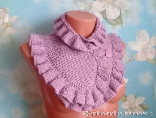 Вязаная манишка для девочки. Вязаная манишка на пуговицах. Манишка детская. Манишка спицами для девочки. Манишка gate 31.