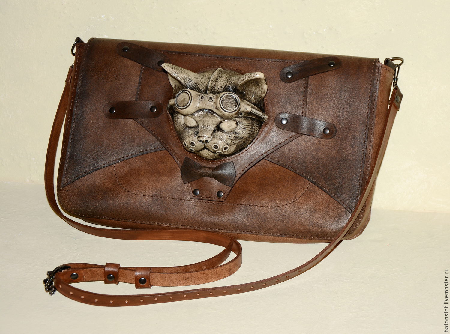 iSteampunki ileatheri ibagi with cat iSteampunki clutch ibagi 