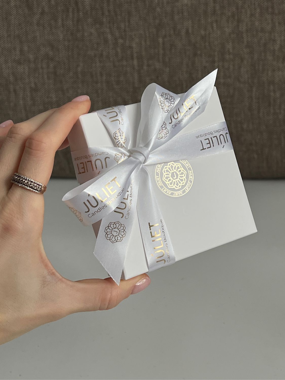 Подарочный набор к 8 марта свеча Восьмерка из пчелиного воска купить в ...