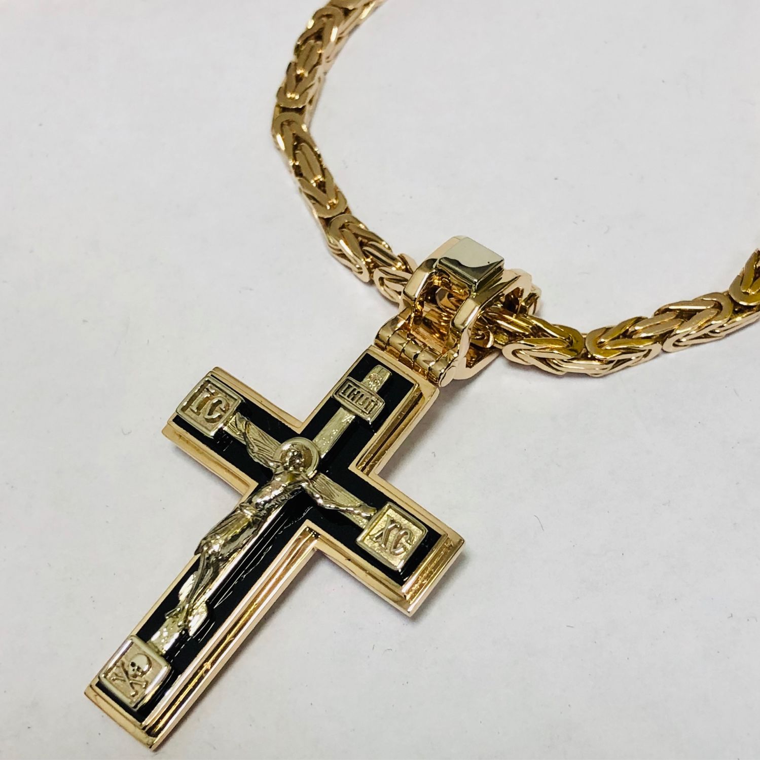 Крестик с цепочкой из золота