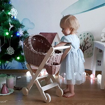 Куклы и игрушки ручной работы. Ярмарка Мастеров - ручная работа Коляска игрушечная плетеная Пудра. Handmade.