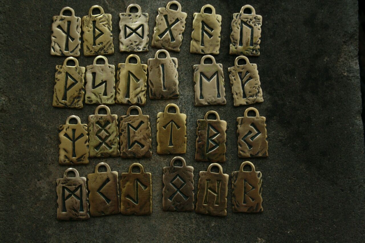 Рунические Браслеты С Натуральными Камнями Интернет Магазин