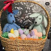 Мягкие игрушки: заяц и медведь