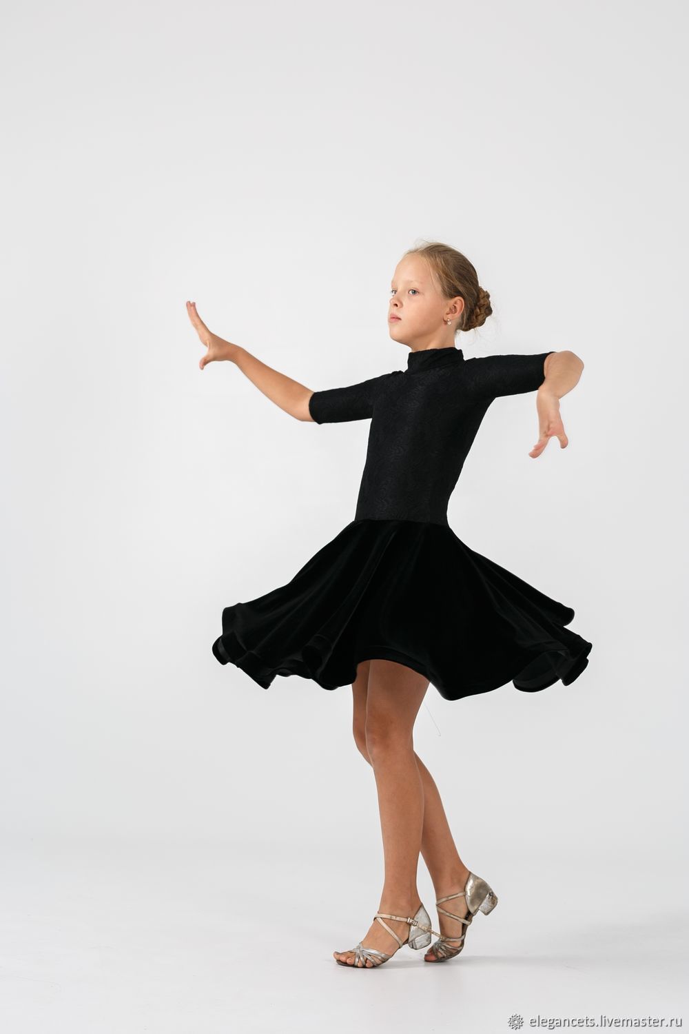Рейтинговое платье Бэйсик для бальных танцев
