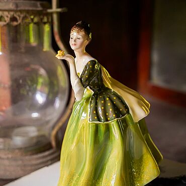 Винтаж ручной работы. Ярмарка Мастеров - ручная работа Винтаж: Статуэтка Royal Doulton "Fleur", Англия, 1967 год. Handmade.