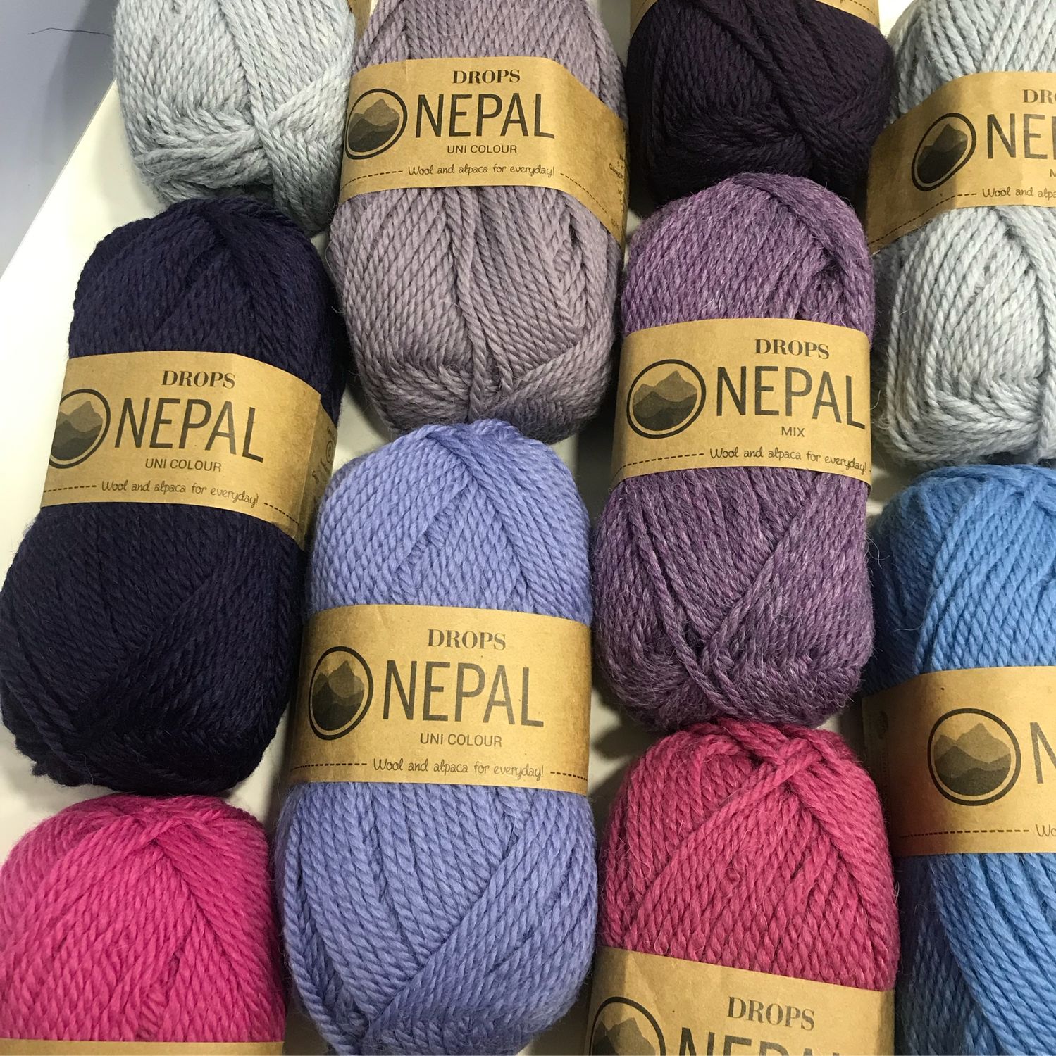 Дропс награды. Пряжа Дропс Непал. Drops Nepal Uni Color палитра. Пряжа Дропс Непал палитра. Дропс Непал 1709.
