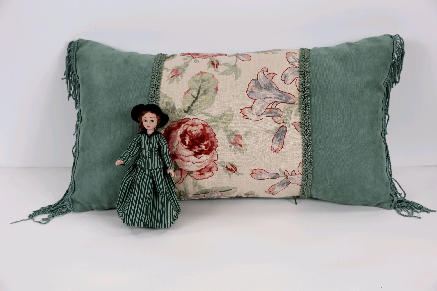 Подушка декоративная в интернет-магазине Ярмарка Мастеров по цене 1100 ...