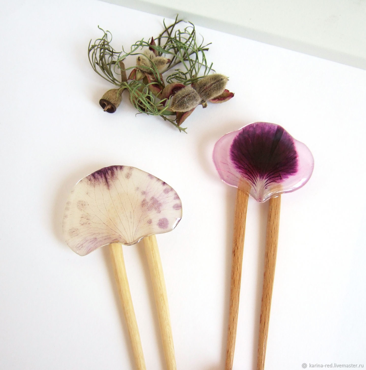 Wooden hairpin made of wood with real Geranium Orchid petals, Hairpin, Taganrog,  Фото №1