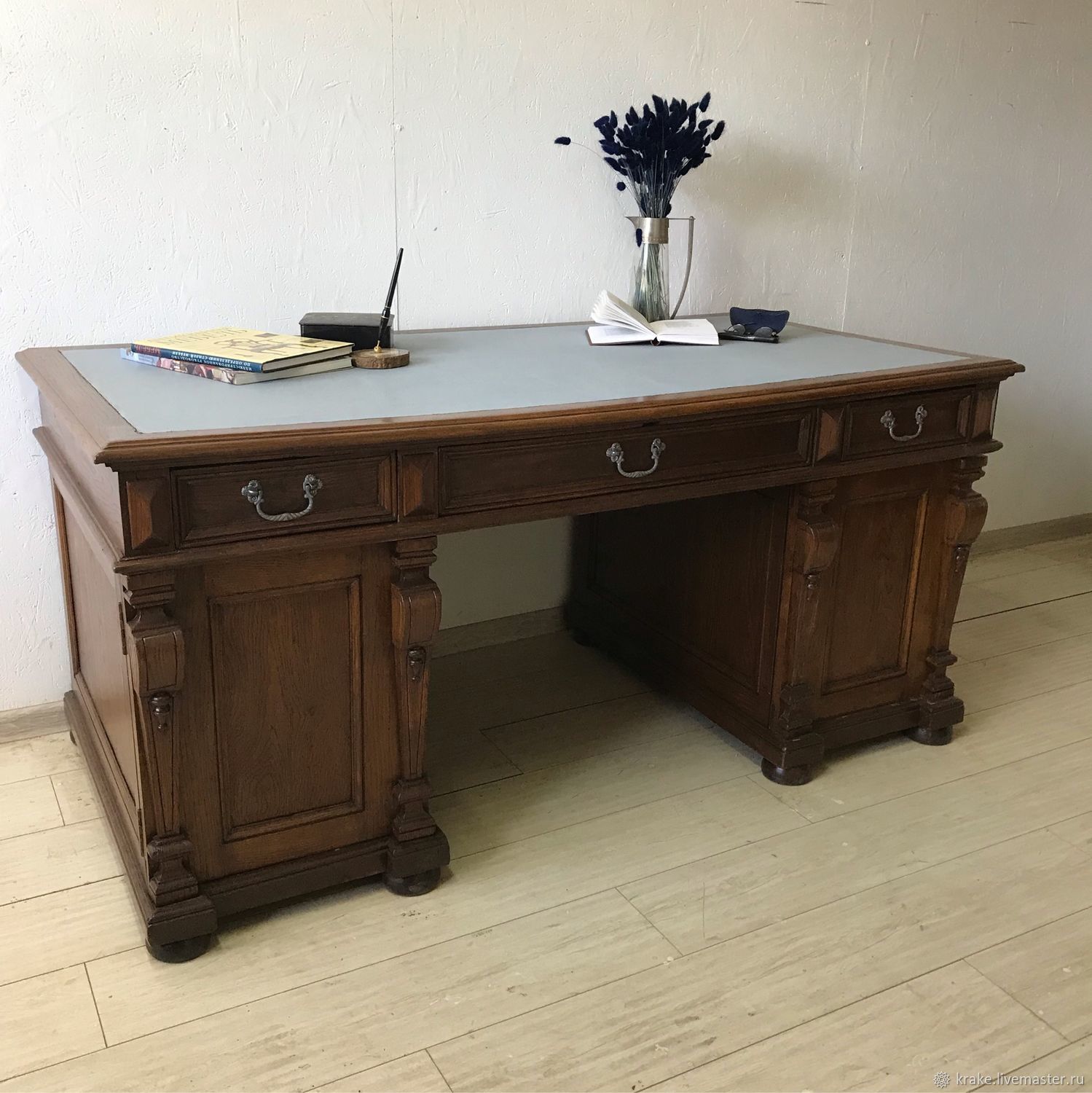 стол для кабинета дуб