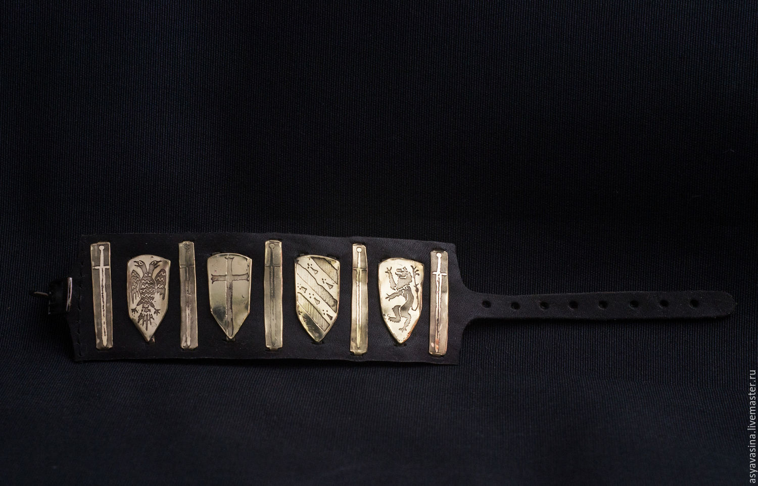 Set Knights Of The Round Table Bracelet And Pendant Gold Set Knights Of The Round Table Bracelet And Pendant