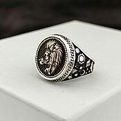 Перстень из серебра с ониксом: накладка мини камня цирконий