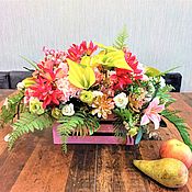 Floral arrangement in a wooden box "Lilies and roses"