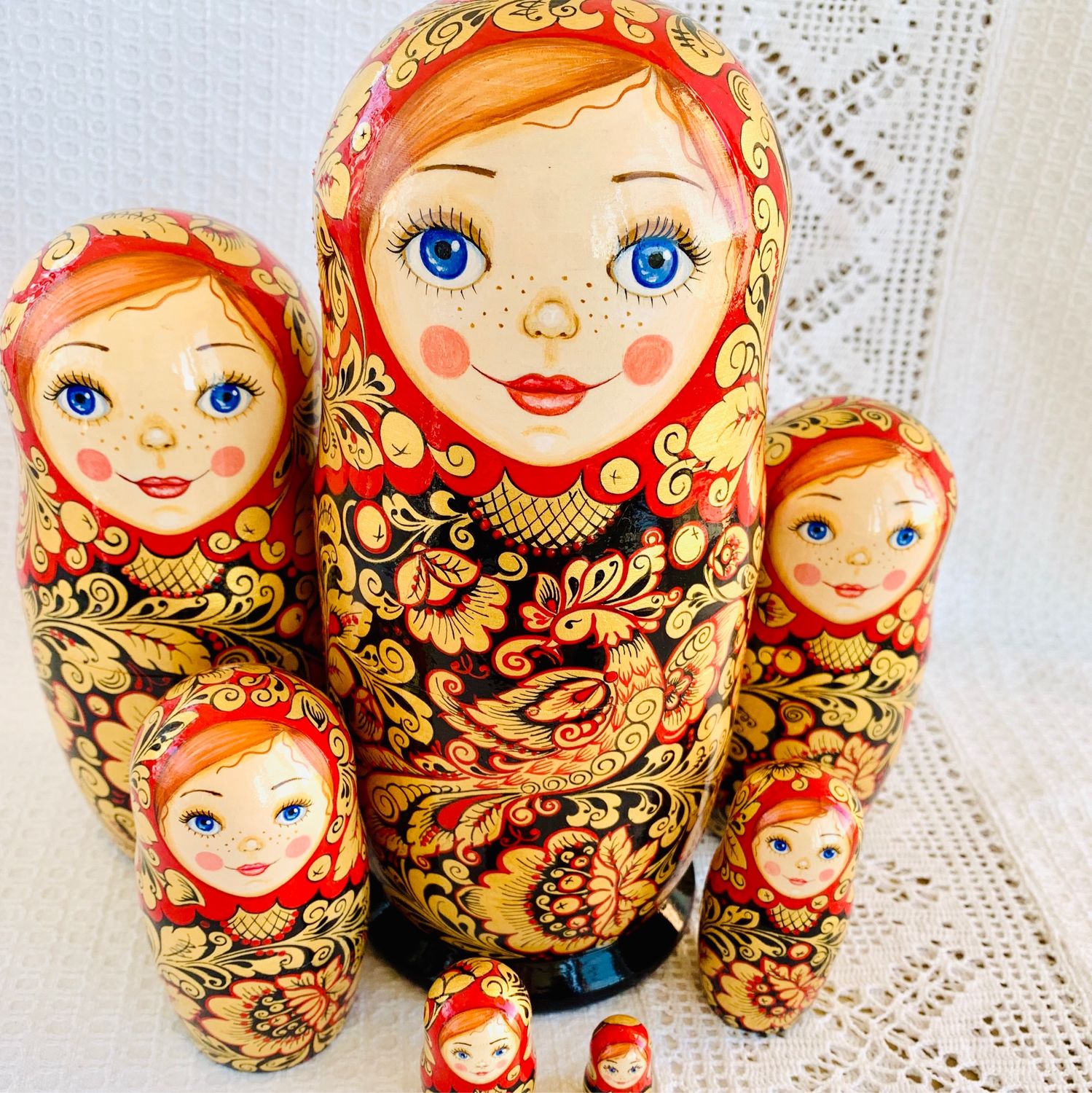 Matreshka. Русская Матрешка Хохлома. Матрешка русский сувенир. Коллекция матрешек. Матрешка традиционная роспись.