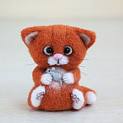 Куклы и игрушки handmade. Livemaster - original item Red cat with a mouse. Handmade.