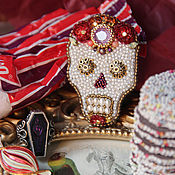 Украшения ручной работы. Ярмарка Мастеров - ручная работа Sugar skull embroidered pin Day of the dead costume embellishment. Handmade.