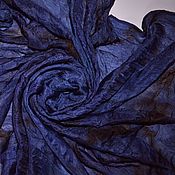 Аксессуары ручной работы. Ярмарка Мастеров - ручная работа Pañuelo de seda azul negro cuadrado delgado batik grande. Handmade.