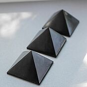 Сувениры и подарки handmade. Livemaster - original item Set of polished pyramids made of shungite 3 cm. Handmade.