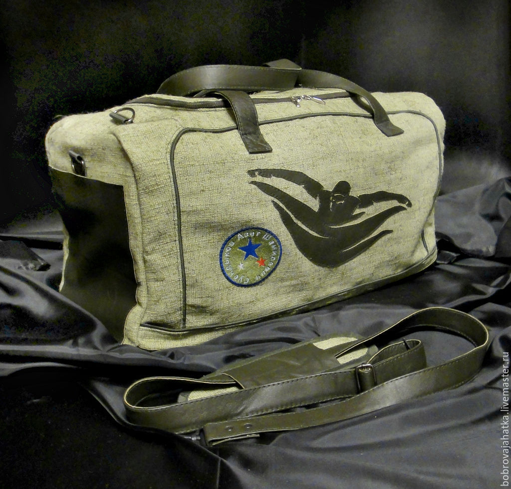 Мужская сумка спортивная через плечо в подарок тренеру по плаванию .