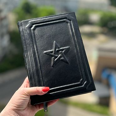 Фен-шуй и эзотерика ручной работы. Ярмарка Мастеров - ручная работа ЧЕРНЫЙ ГРИМУАР «ПРЯМАЯ ПЕНТАГРАММА» формат А5. Handmade.
