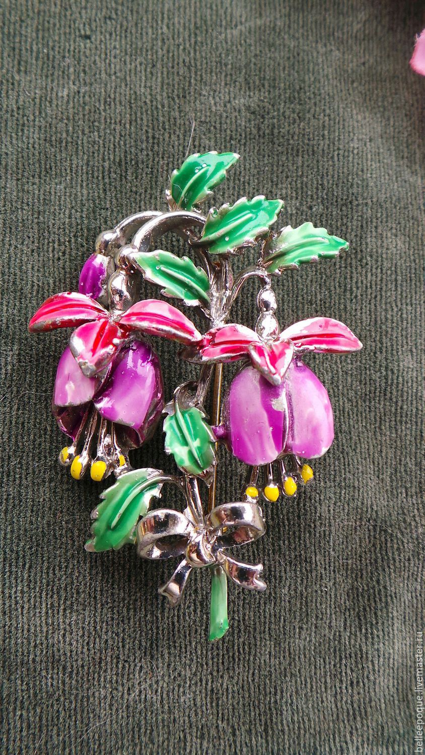 Цветы из ткани. Брошь фуксия. Брошь фуксия. Брошь орхидея из кожи. Брошь фуксия.