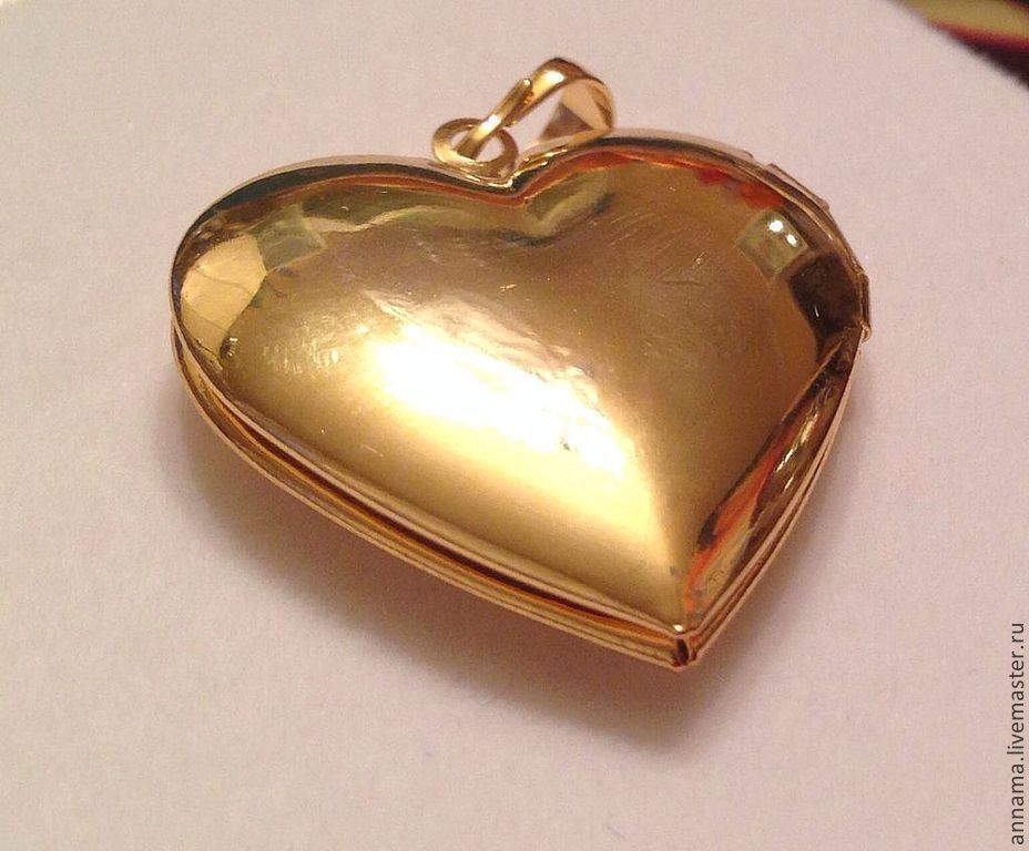 Купить золотые сердечки. Медальон сердце. Кулон в виде сердца открывающийся. Медальон сердечко открывающийся. Медальон сердце золото.