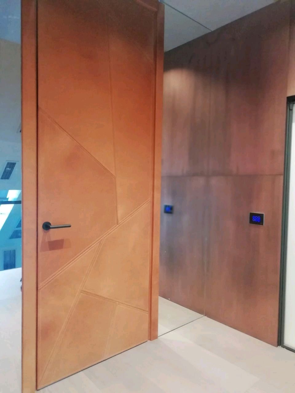 Обтяжка дверей кожей и льном в интернет-магазине Ярмарка Мастеров по ...