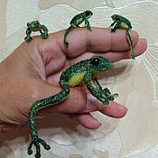 Куклы и игрушки handmade. Livemaster - original item ON SALE Miniature Family: frog and frogs (2 cm). Handmade.