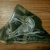 Сувениры и подарки handmade. Livemaster - original item Magnet Jasper Snow leopard painting on stone. Handmade.