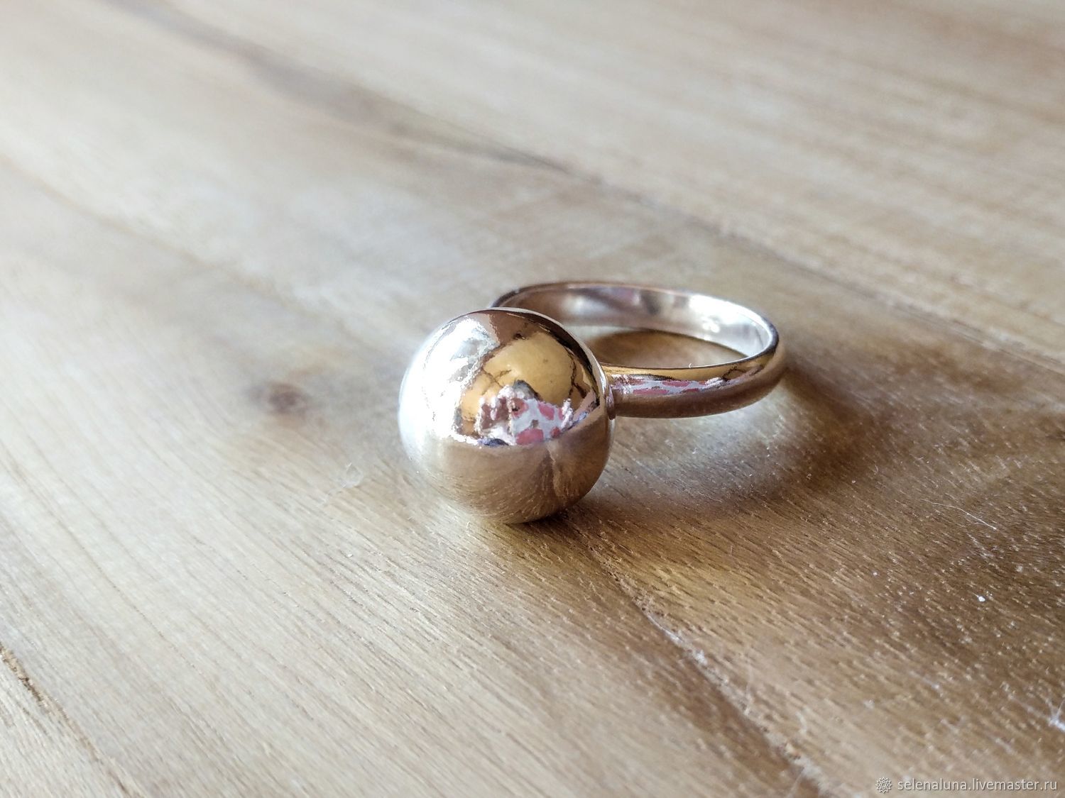 Золотое кольцо с шариками