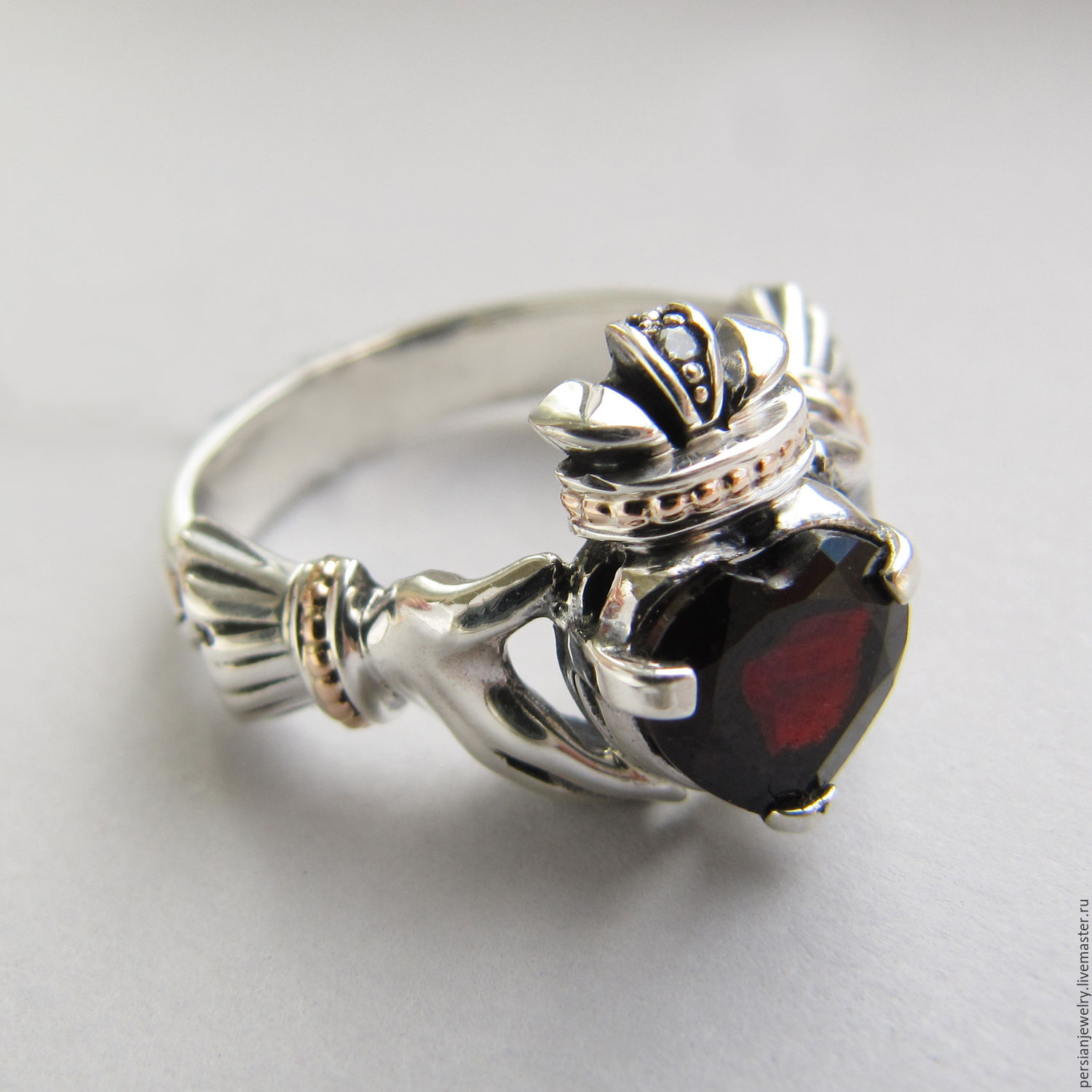 garnet claddagh ring