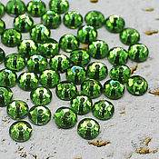 Материалы для творчества handmade. Livemaster - original item Rhinestones 10 pcs 5 mm Green Glass Sequins. Handmade.