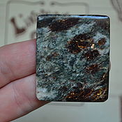 Labradorite. Cabochon 50x32x6