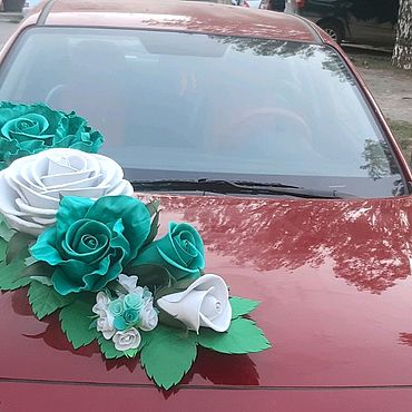 Украшение машин цветами на свадьбу | Студия цветов и подарков 