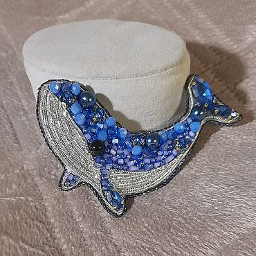 Украшения ручной работы. Ярмарка Мастеров - ручная работа Брошь Кит. Handmade.