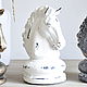 The chess knight figurine is made of concrete white shabby chic or black, Figurines, Azov,  Фото №1