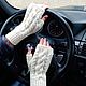 Women's mitts knitted with braids