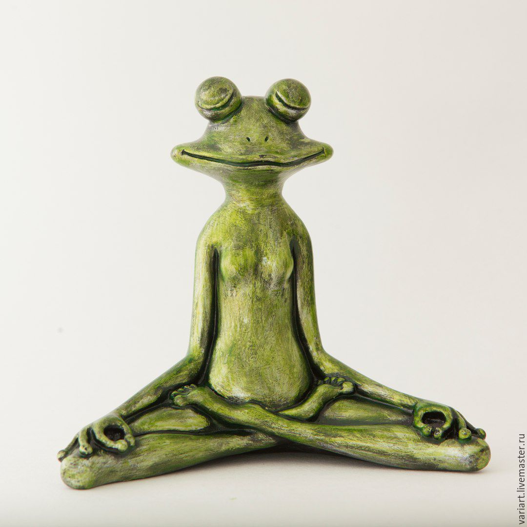Лягушка в йоге. Скульптуры медитирующие лягушки. Статуэтка лягушка statuette. Лягушка медитирует. Статуэтка медитация.