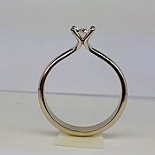 Кольцо с бриллиантом 0,77 карата