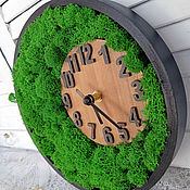 Для дома и интерьера handmade. Livemaster - original item FINISHED Wall clock with stabilized moss. Handmade.