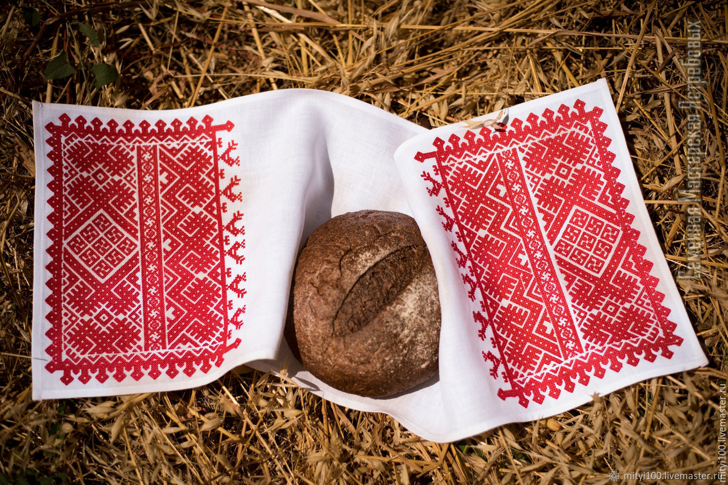 Полотенце хлеб. Белорусское национальное рушник. Хлеб на рушнике. Белорусский хлеб. Белорусский рушник хлеб.